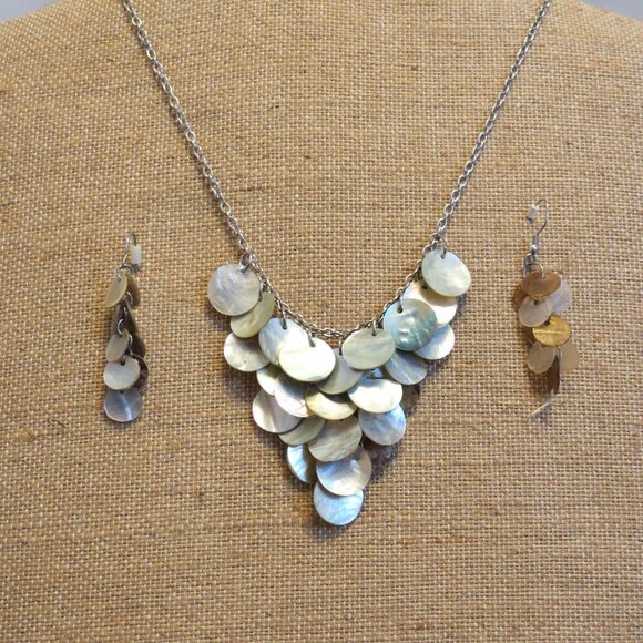 Avon Silver and Gold Disc Necklace Set - Picture 1 of 3